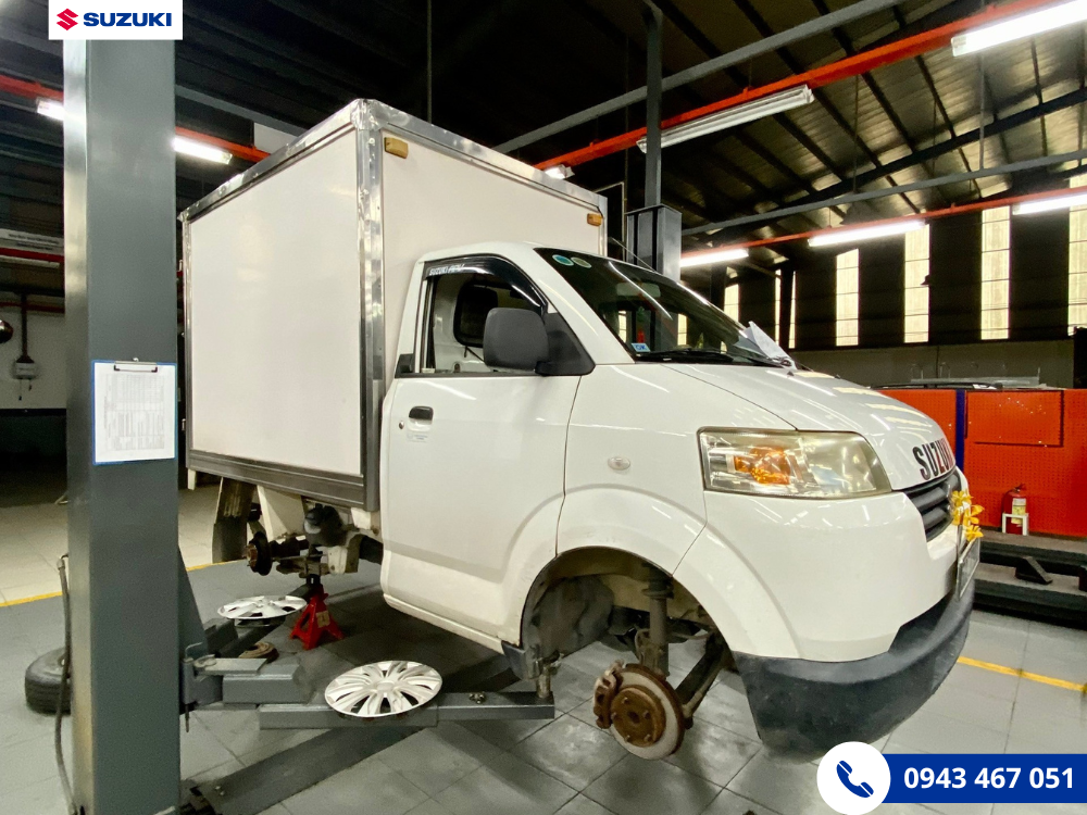 Xe đang được sửa chữa tại xưởng dịch vụ Suzuki Việt Nhật