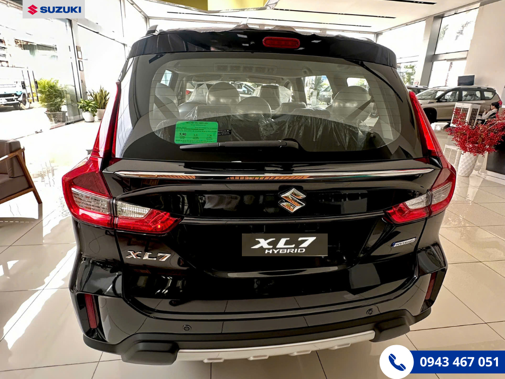 Mẫu xe Suzuki XL7 Hybrid tại Suzuki Việt Nhật