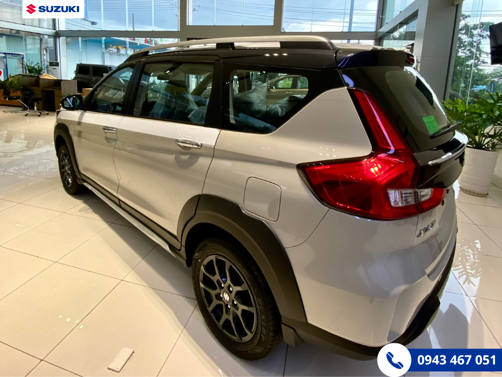 Mẫu xe Suzuki XL7 Hybrid tại Suzuki Việt Nhật