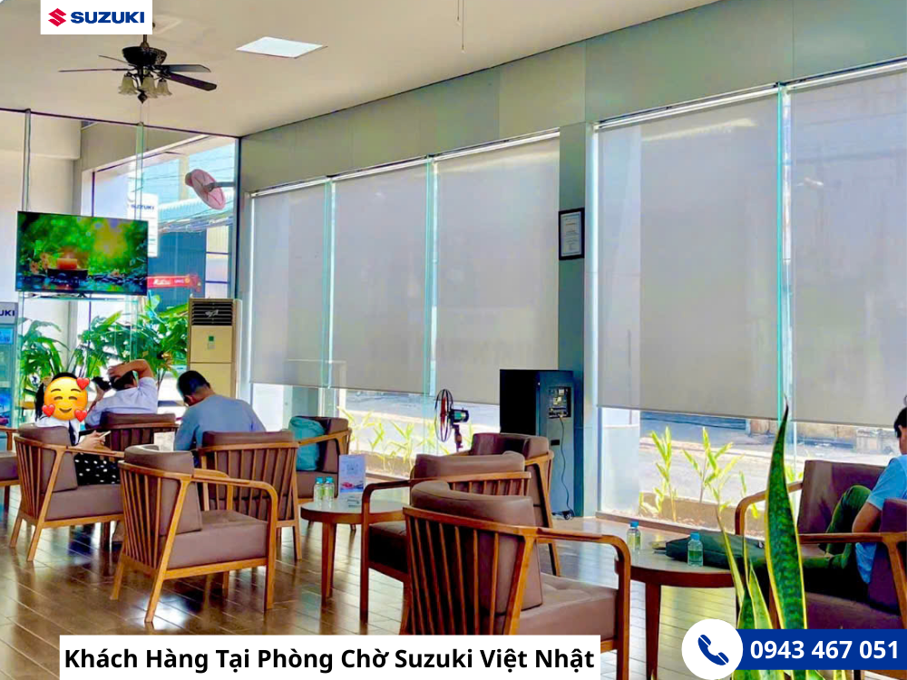 Hình ảnh khách hàng đang ở phòng chờ tại Suzuki Việt Nhật